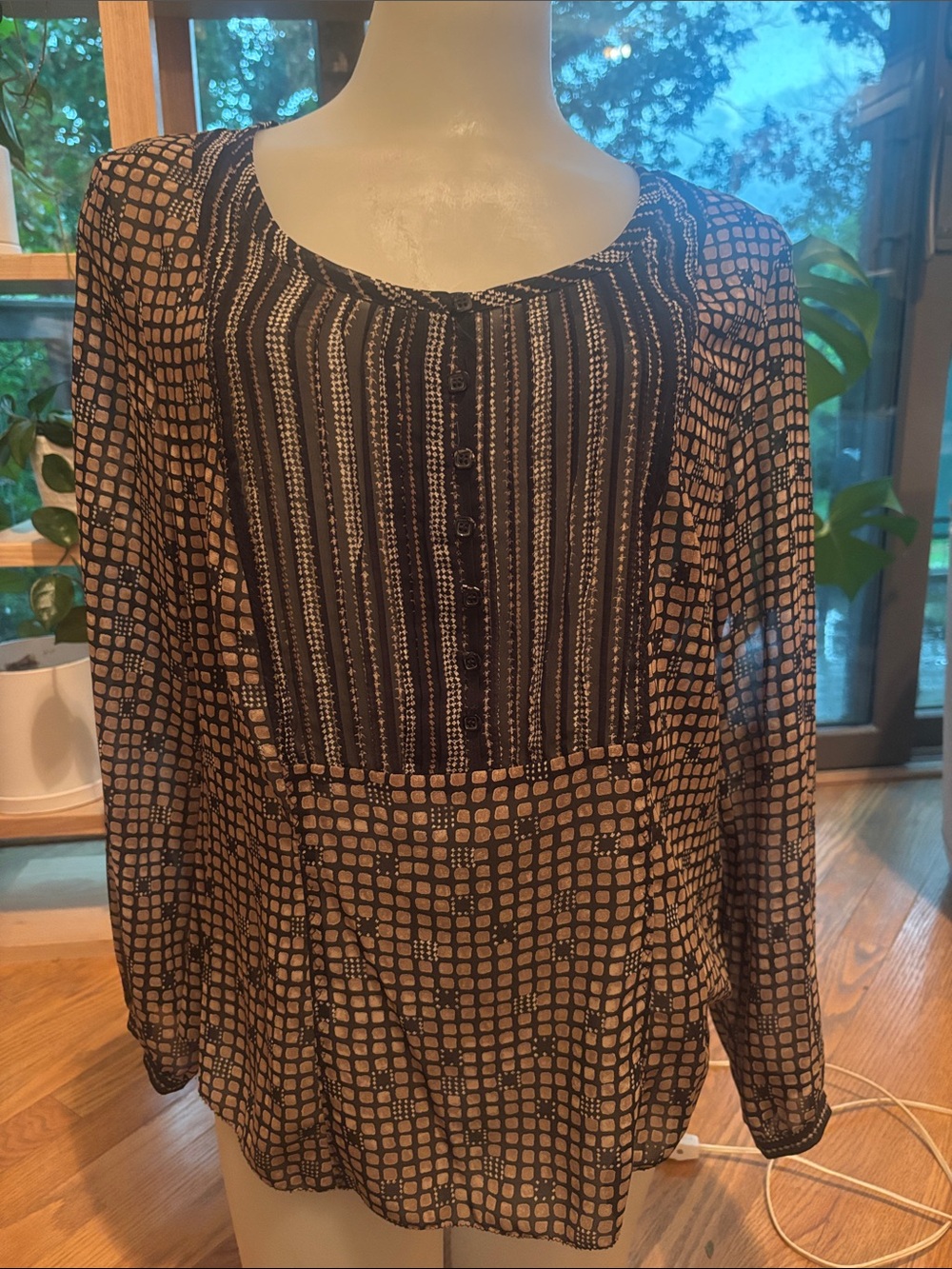 Sigrid Olsen Black and Tan Mixed-Pattern Button Front Blouse and size is P6